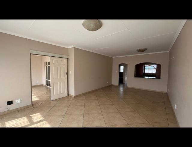 2 BEDROOM TOWNHOUSE FOR SALE IN BRACKENDOWNS